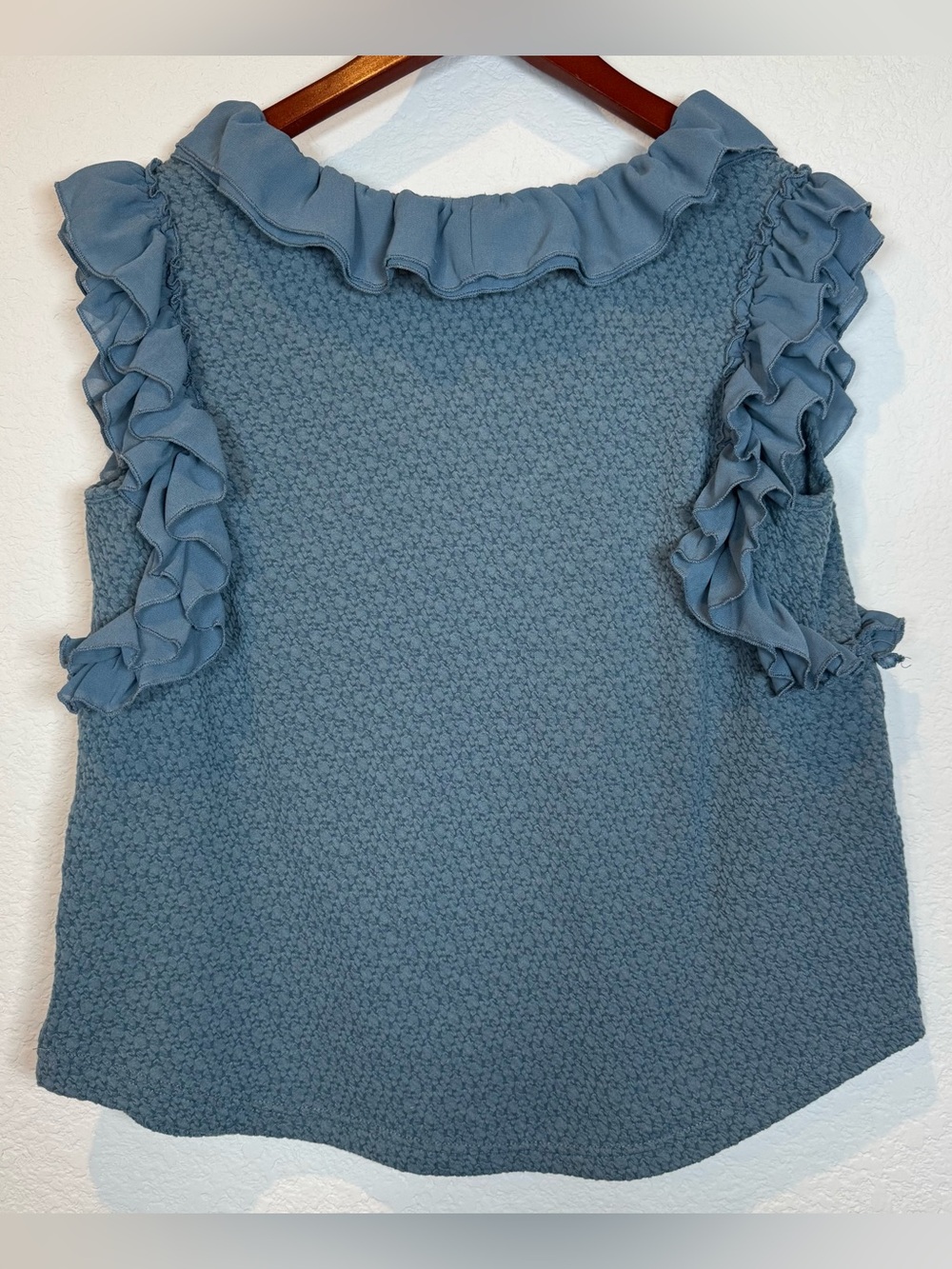 GiGio Women’s Dusty Blue Top Textured Knit Ruffle V-Neck Boutique Blouse Large - Picture 8 of 16